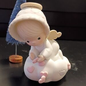 Precious Moments Sharing Sweet Moments Together Figurine 1987